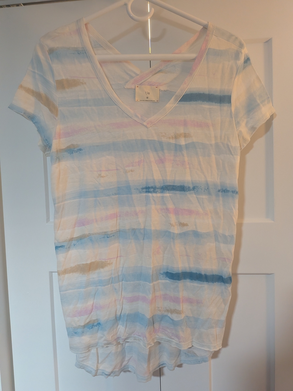 t.la Anthropologie Women's Medium Top Light Tie Dye Stripes Back Detail Cross